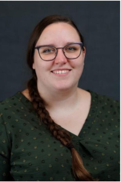 Lyndsie Blundell Headshot